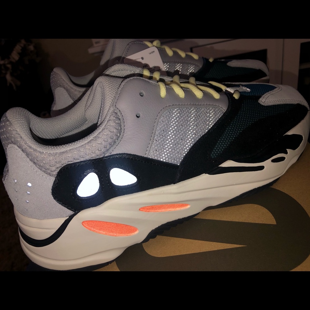 Yeezy 700 Wave Runner